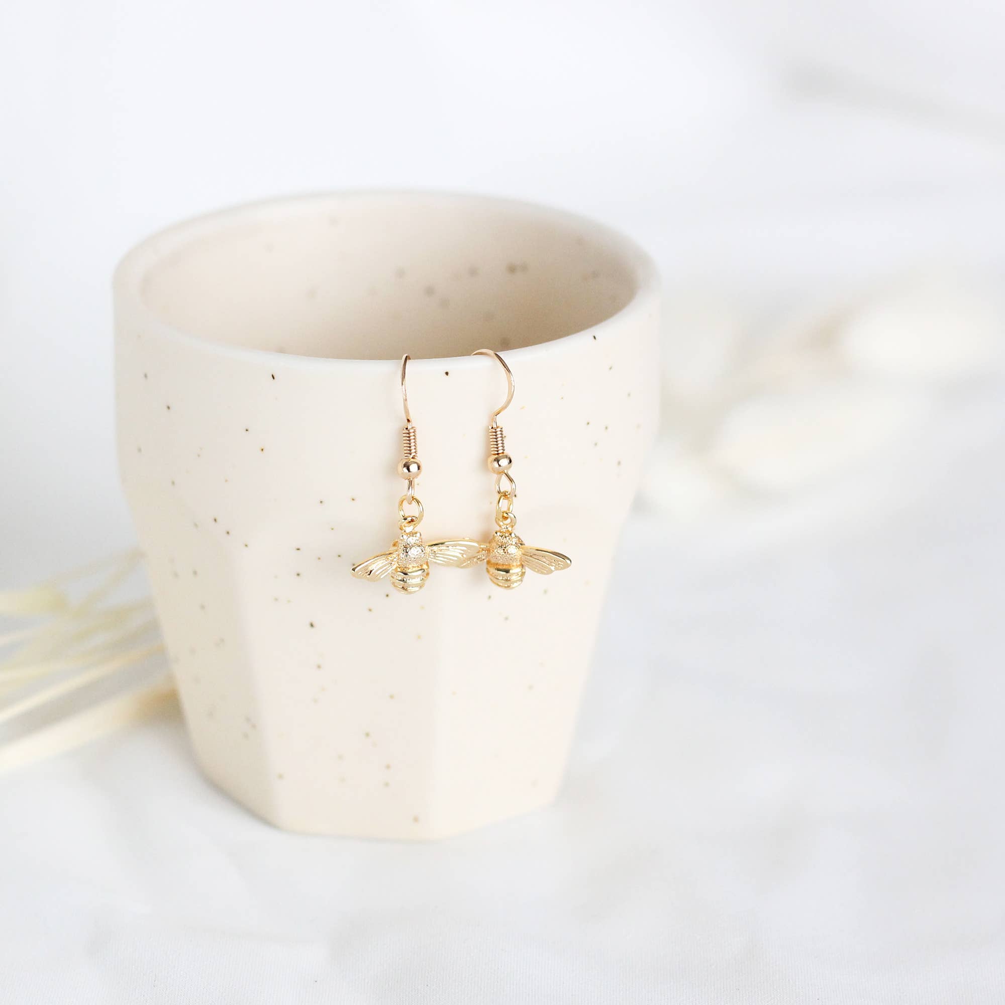 Honeybee Earrings: Gold