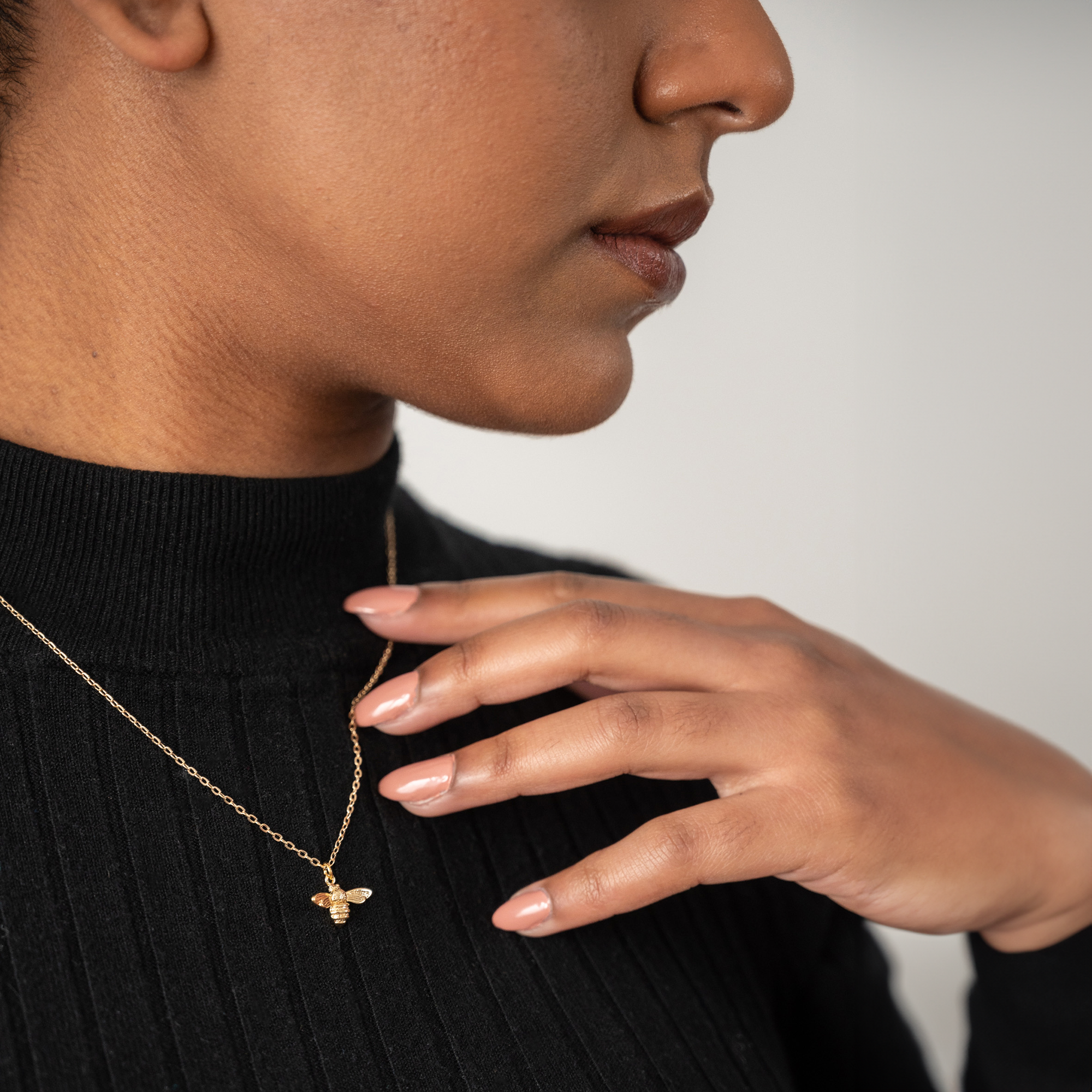 Honeybee Necklace: Silver