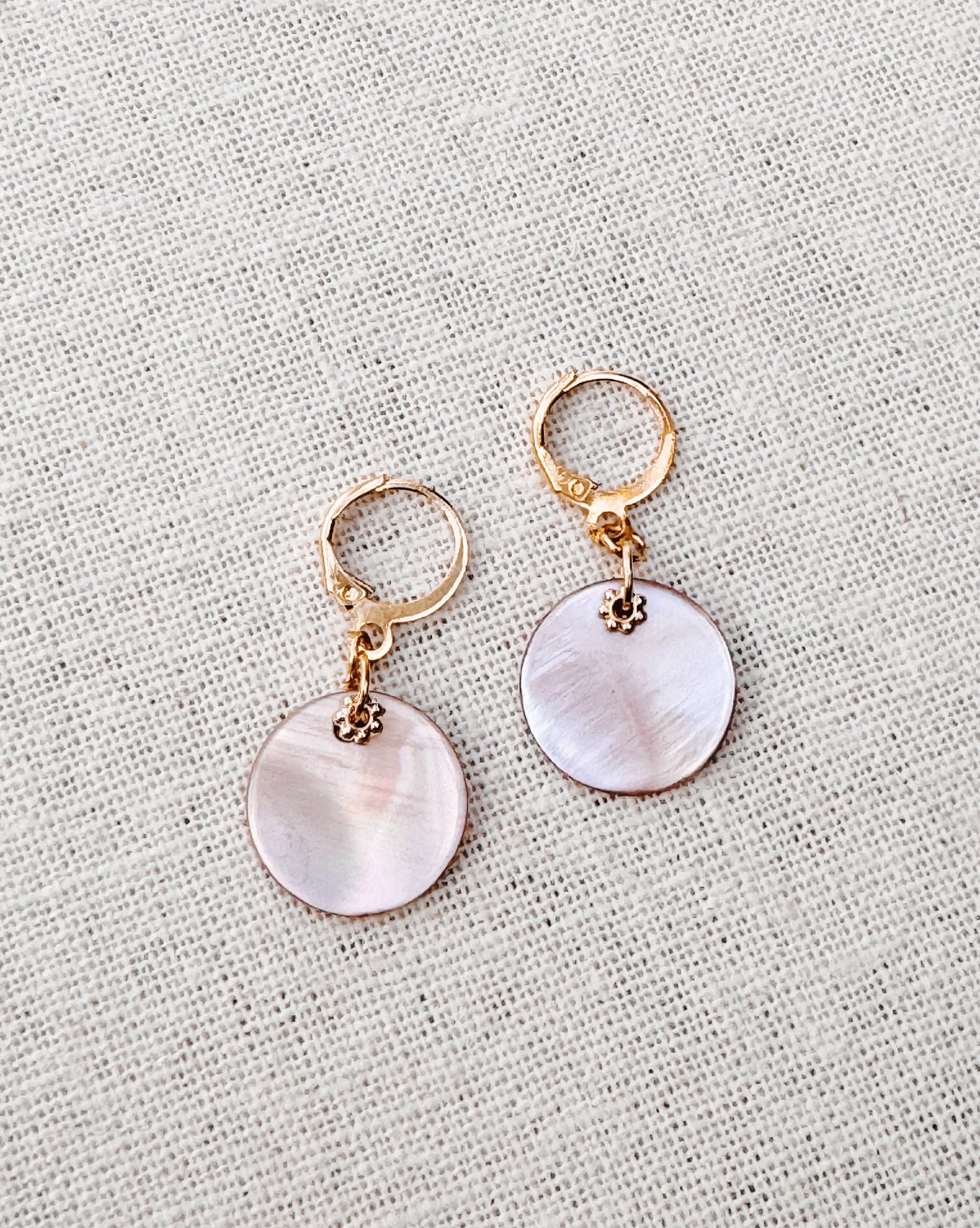 Minimalist Gold Mother of Pearl Coin Drop Earrings: Off-White