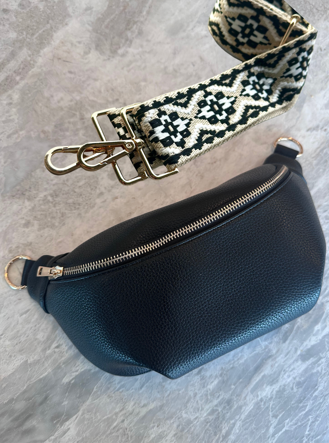 Crossbody handbag | Black | XL