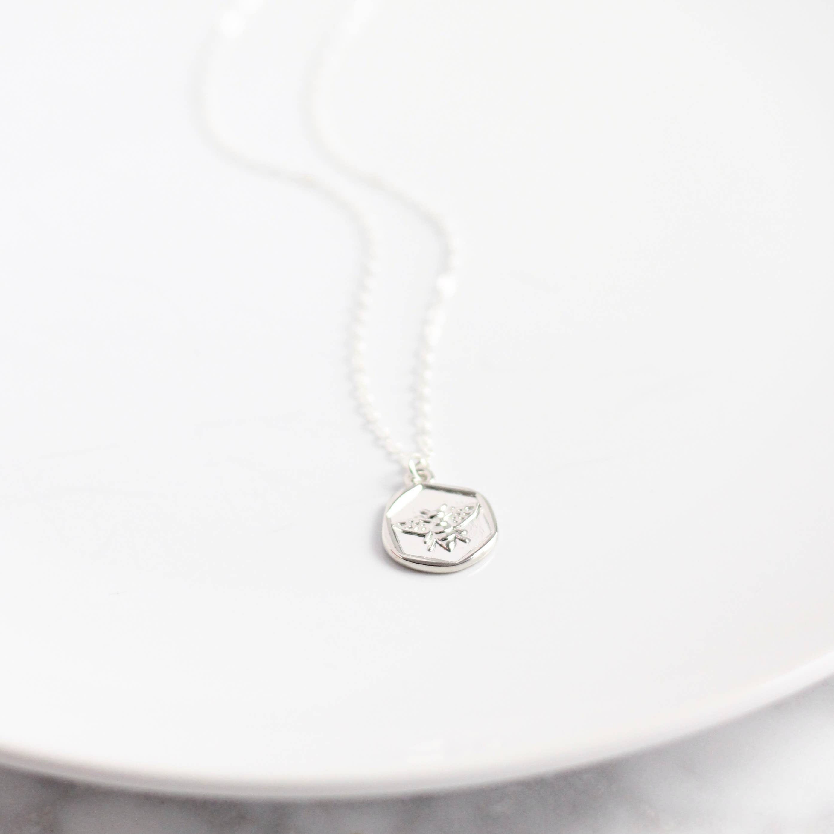 Bee Medallion Necklace | Gold