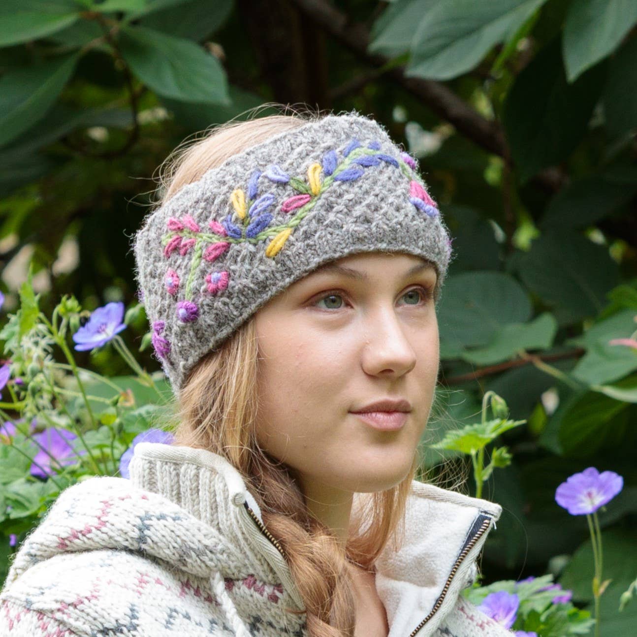 Naomi Knit Wool Headband with Embroidery: Medium Natural
