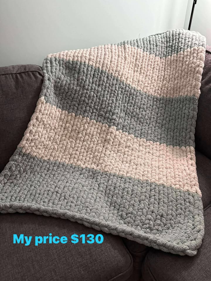 Sherry Flynn Handknit Blanket - Tiny Hearts